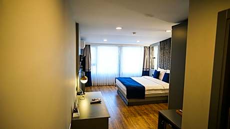 Deluxe Sea View Room