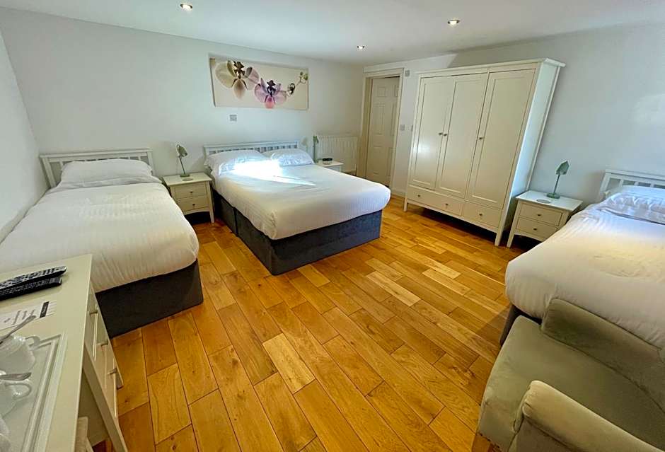 The Queen's Head Hotel