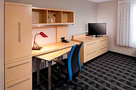 King Studio with Sofa Bed