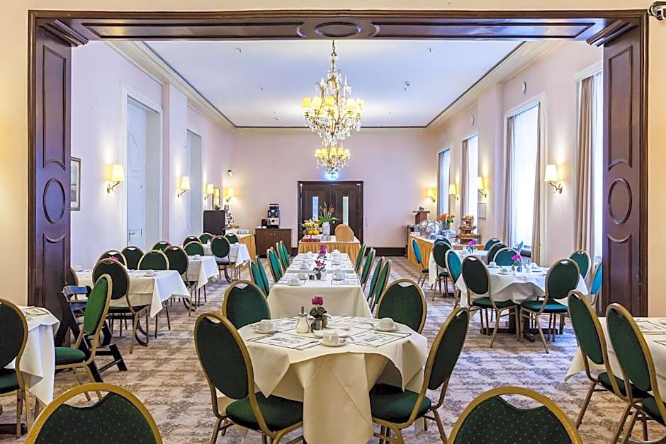 Hotel Monopol - Central Station