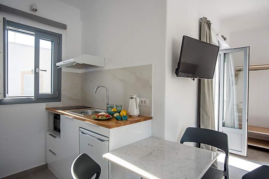 Nautilus Apartments-Suites