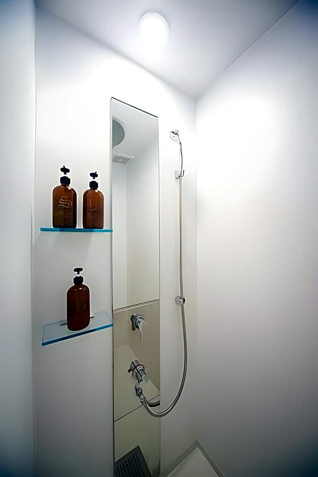 mizuka Imaizumi 1 - unmanned hotel -