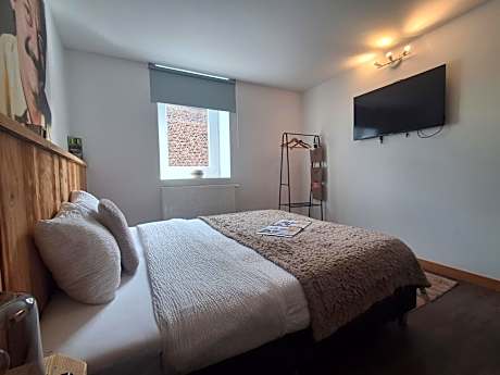Double Room with Private Bathroom