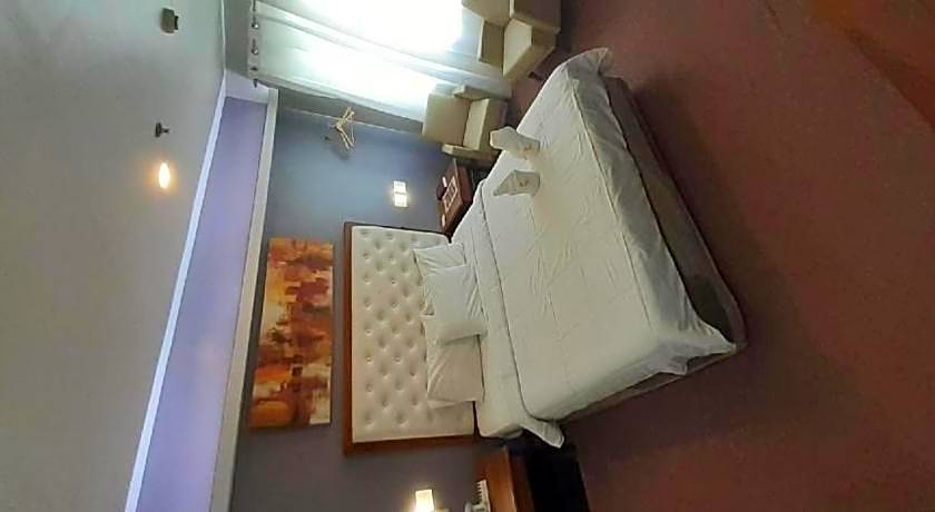 Hotel Camila 2