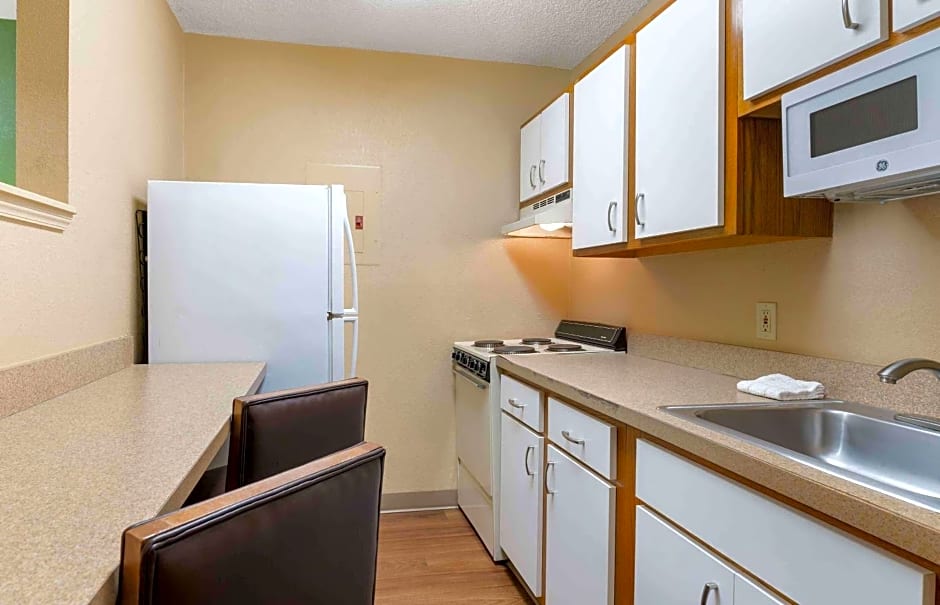 Extended Stay America Suites - Cleveland - Middleburg Heights