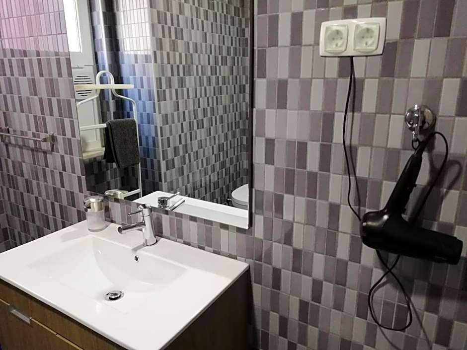 BED&SHOWER Moscavide -Self Check-In