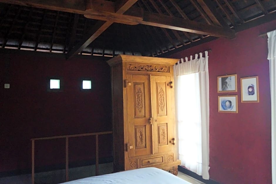 Sasak Lebung Home – Senggigi Beach, ID