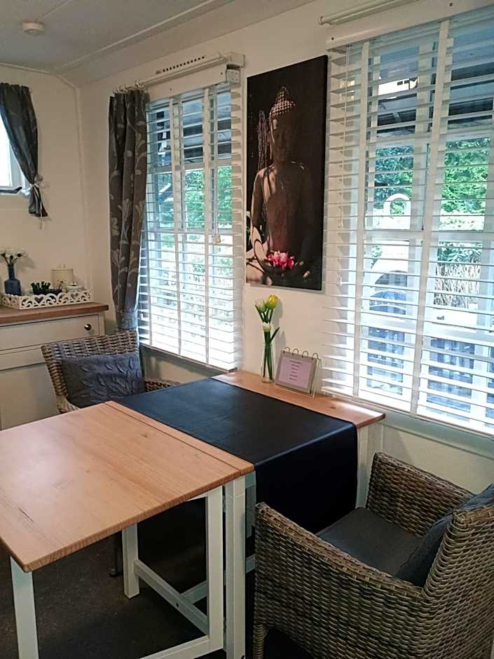 Prive tuinhuis B&B Elly