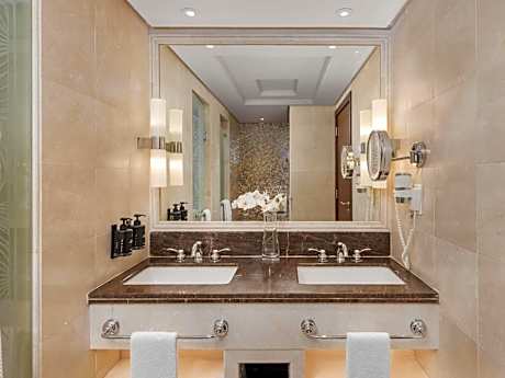 Signature Suite City View