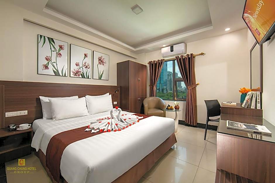 Photo 1 of 10 of Deluxe 1 Queen Bed