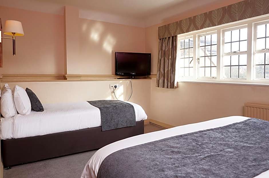 Dog House by Chef & Brewer Collection