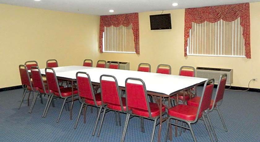 Quality Inn Ottawa near Starved Rock State Park