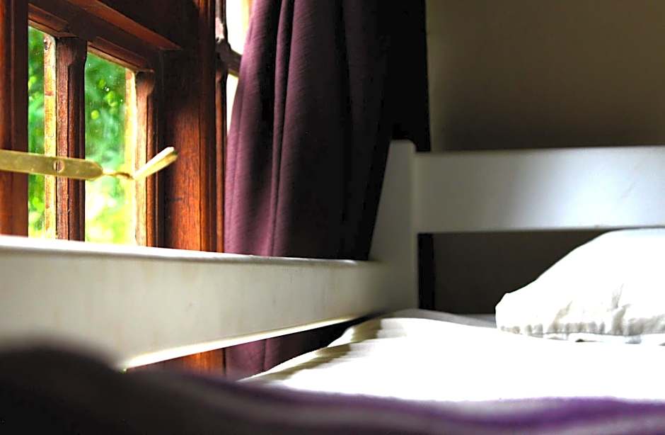 Away with the Fairies Nature Lodge and Backpackers