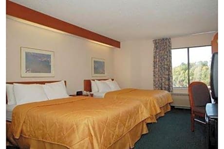 2 Queen Beds Non-Smoking