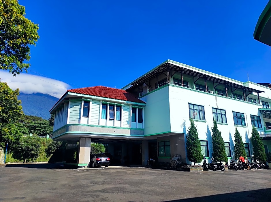 Ayong M Linggarjati Hotel