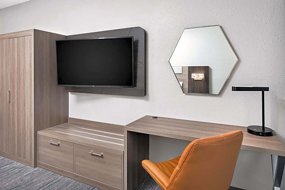 Holiday Inn Express Brookpark-Cleveland Airport Hotel By IHG