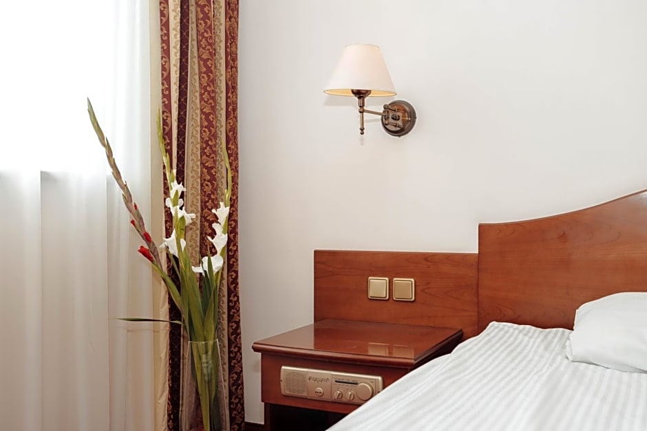 Photo 1 of 7 of Standard Double Suite