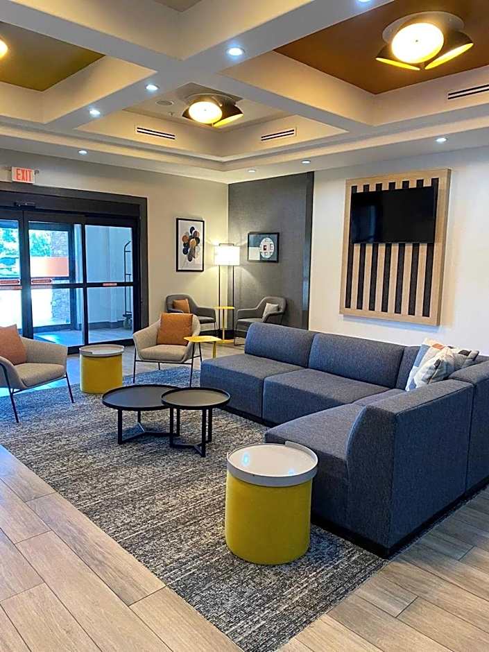 City Express by Marriott Spring