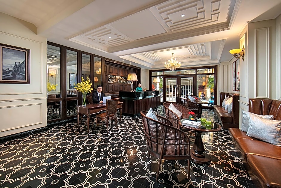 La Mejor Hotel & Sky Bar