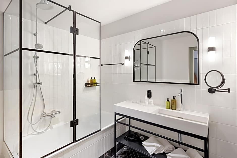 Hotel Astoria Vienna, Curio Collection by Hilton