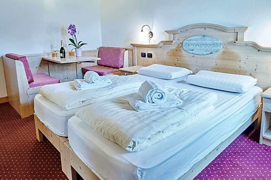 Hotel 2000