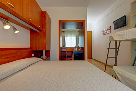 Economy Family Room