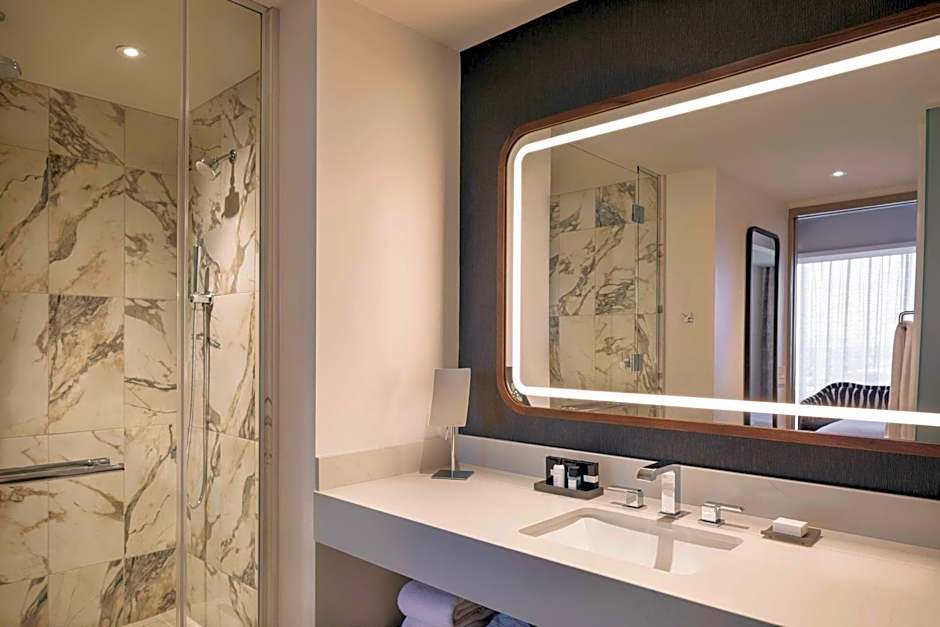 Caesars Republic Scottsdale, a Hilton Hotel