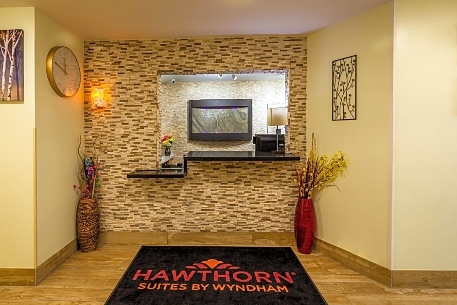Hawthorn Suites by Wyndham St. Robert/Ft. Leonard Wood