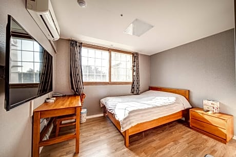 3 Rooms Condominium