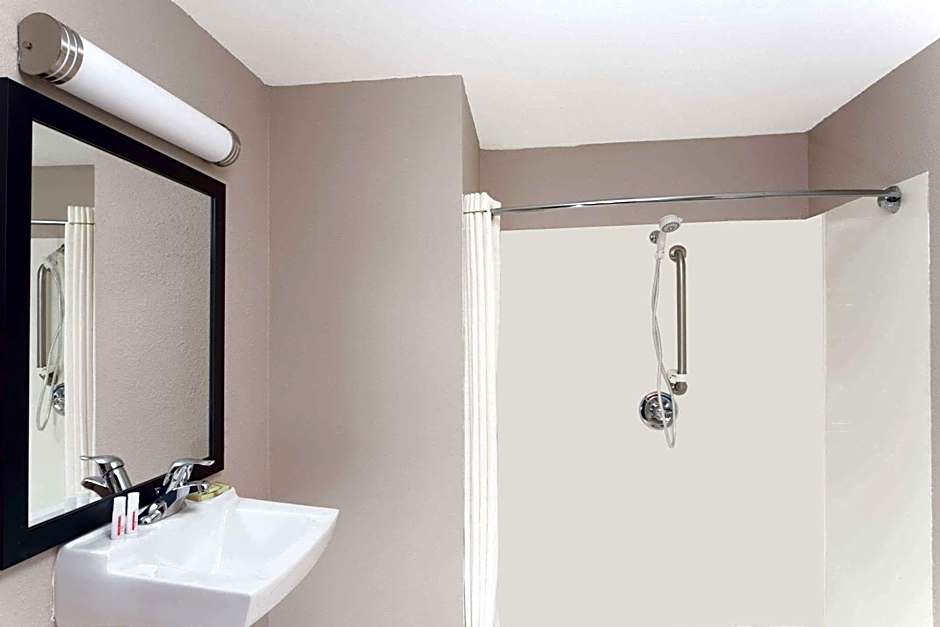 Super 8 by Wyndham Green River