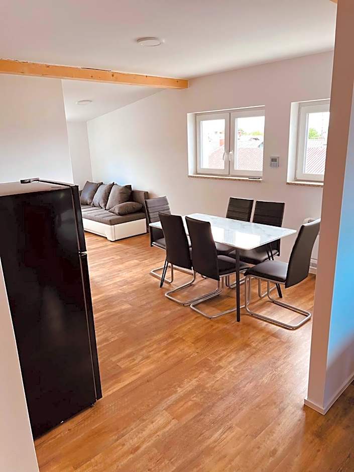PJ Hotel Cerklje - 5min to Airport - Free Parking