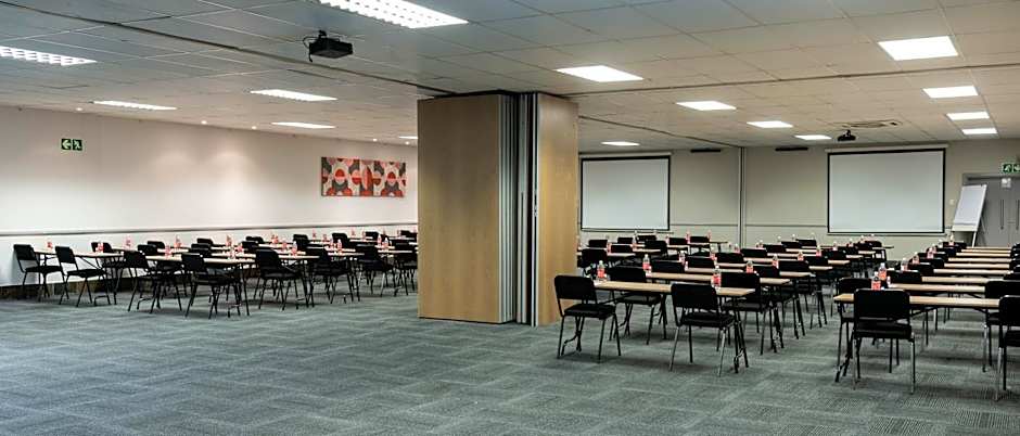 Hotel Savoy and Conference Centre