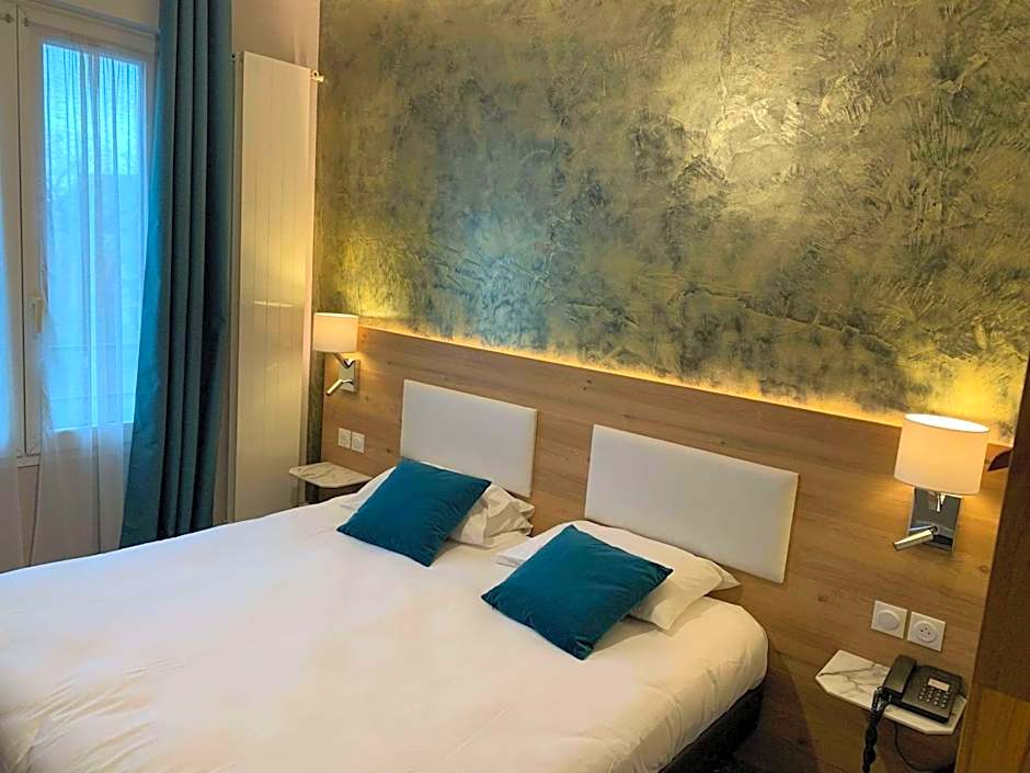 Brit Hotel Privilège Le Royal - Centre Gare