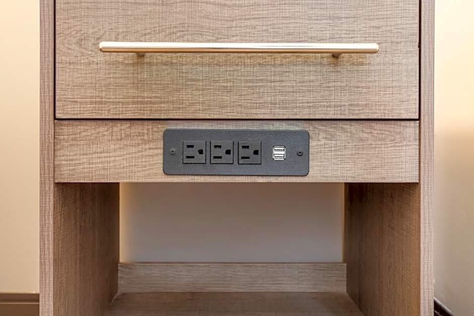 Red Roof PLUS+ Jamaica, NY - JFK Airport