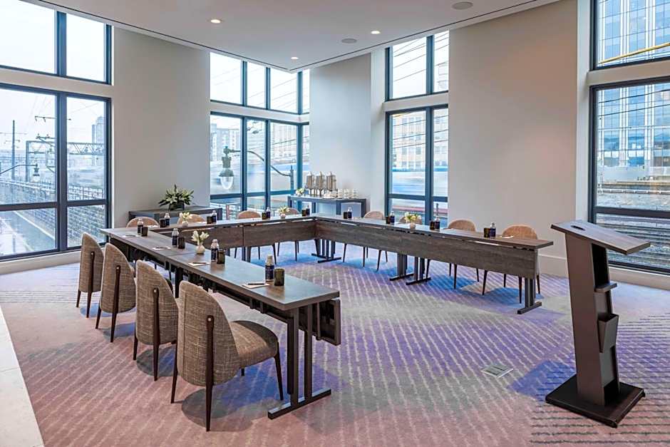 The Morrow Washington DC, Curio Collection By Hilton