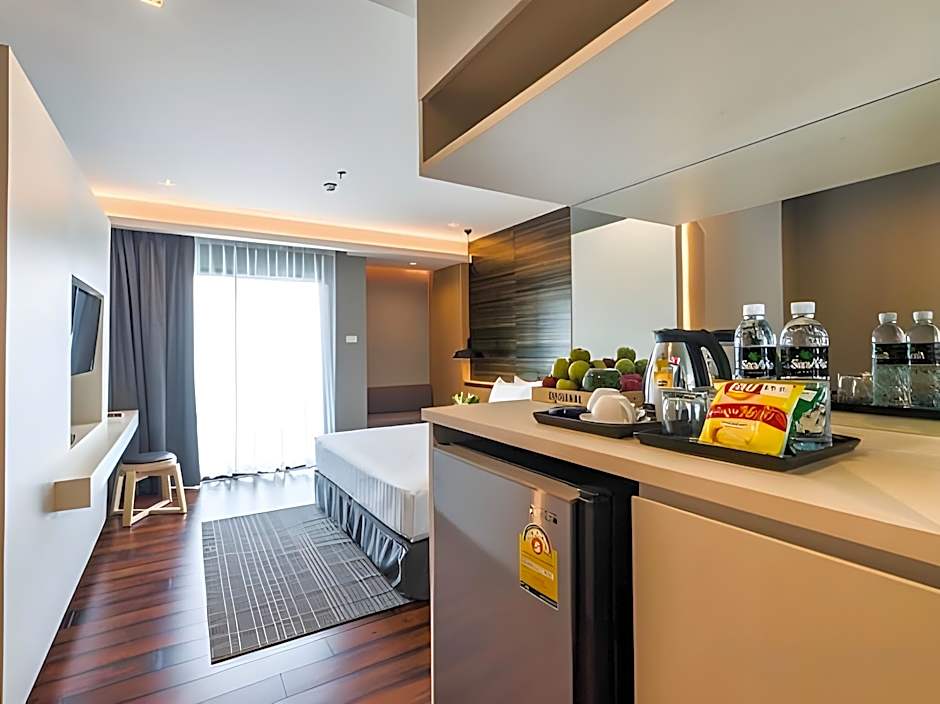 Sea Me Spring Tree Hotel