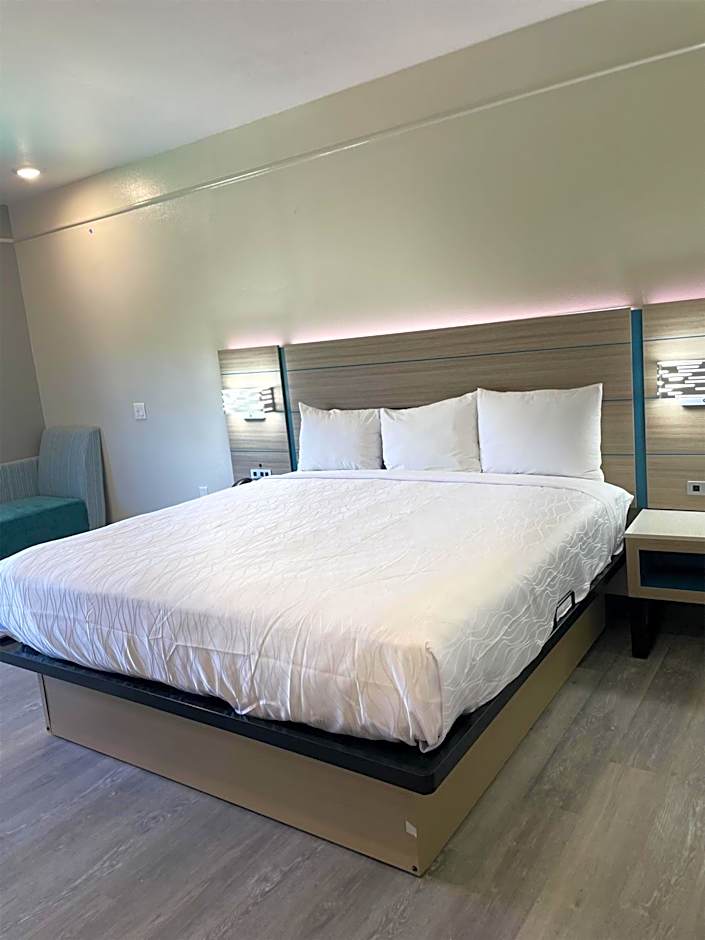 Sonesta Essential North Houston