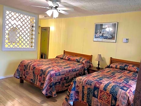 Motel 1 Double 1 Single Room