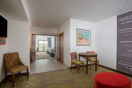 One-Bedroom Queen Suite with Two Queen Beds and Balcony - Non-Smoking