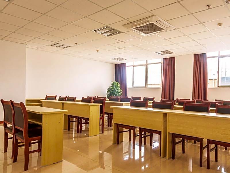 GreenTree Inn JiangSu Wuxi Jiangyin Huashi Avenue Huaxi Village Business Hotel