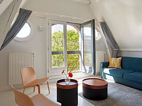 YAYS Amsterdam Salthouse Canal by Numa