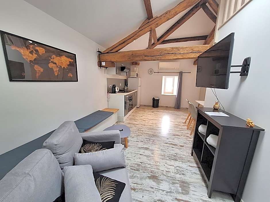 Chambres d'Hôtes Château Pierre de Montignac