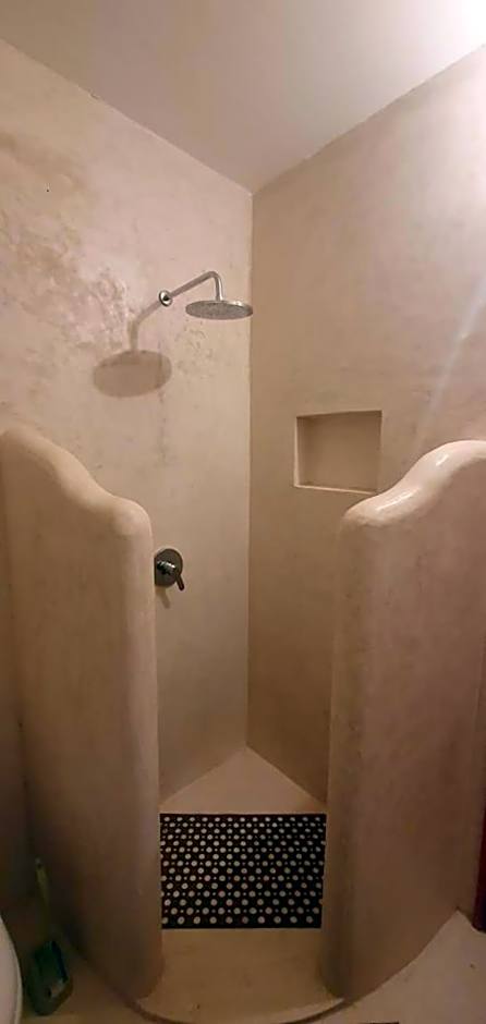 Kaleb's Beachfront Serviced Studio Apartments