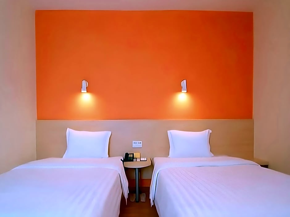 7 Days Inn Jiamusi Xilin Road RT-Mart