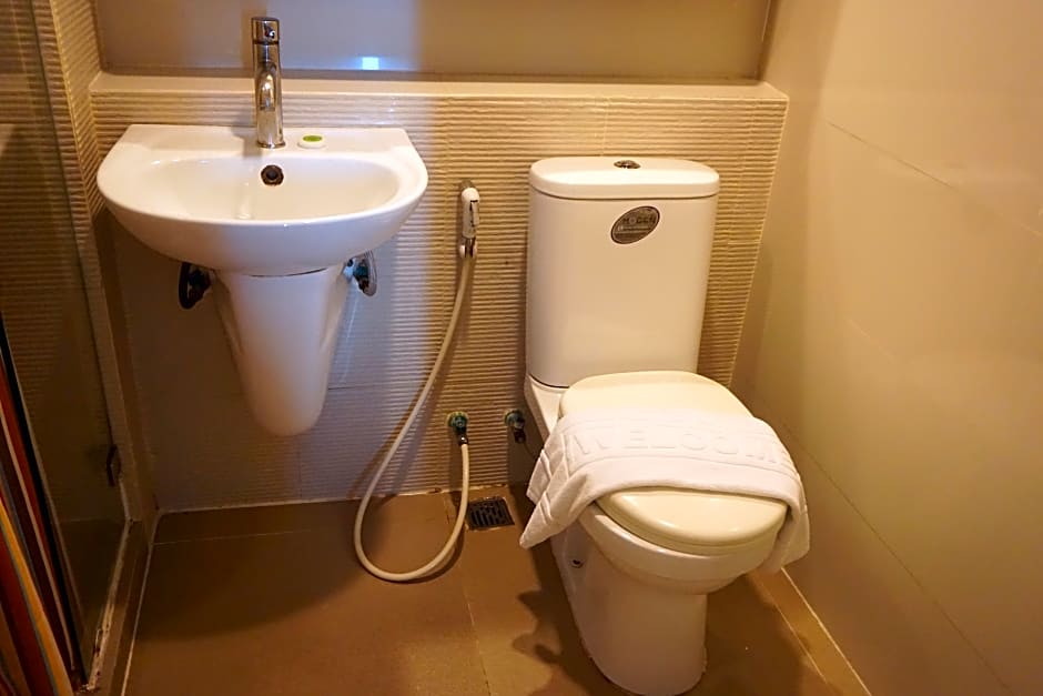 Studio Sukhumvit 11 By iCheck inn