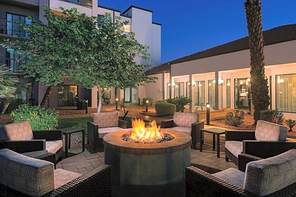 Courtyard by Marriott Phoenix Airport