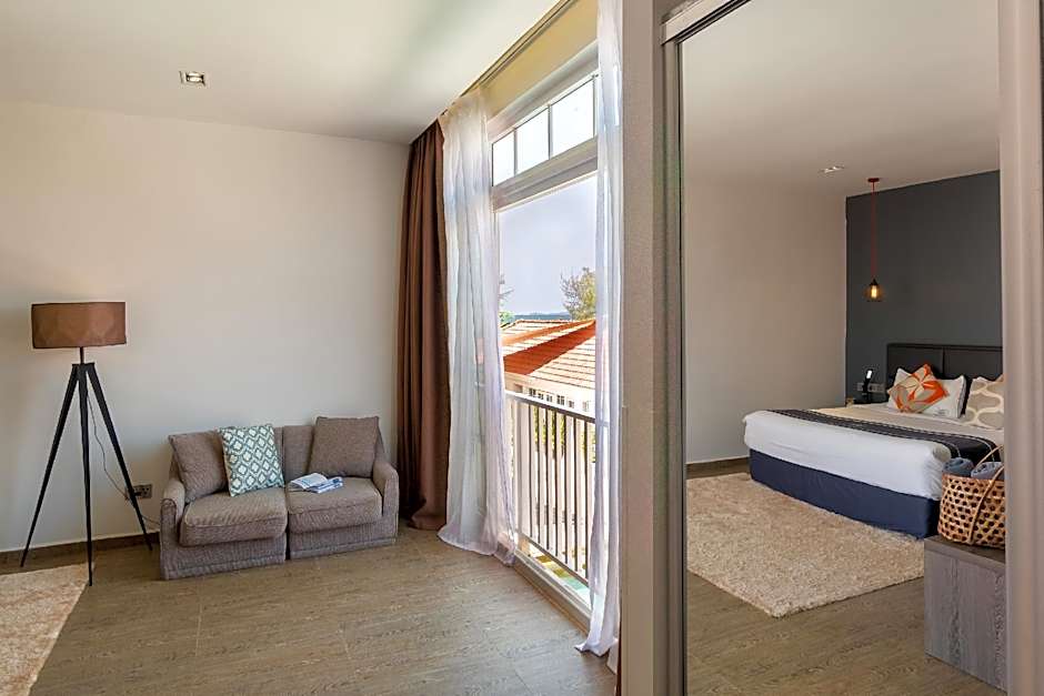 White Boutique Hotel and Restaurant