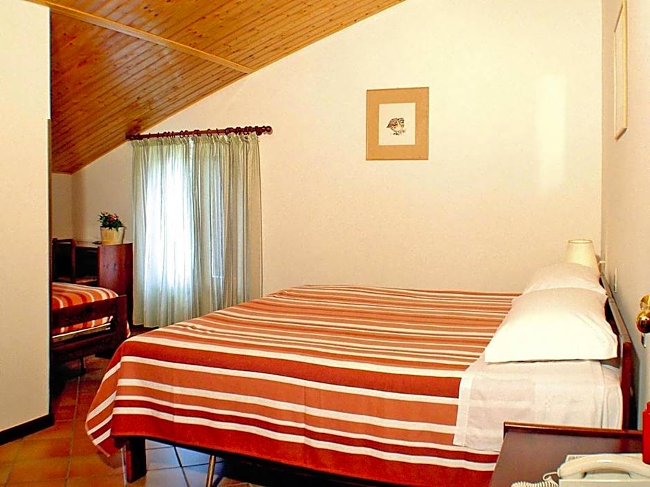 Apartment in Montelparo with Pool