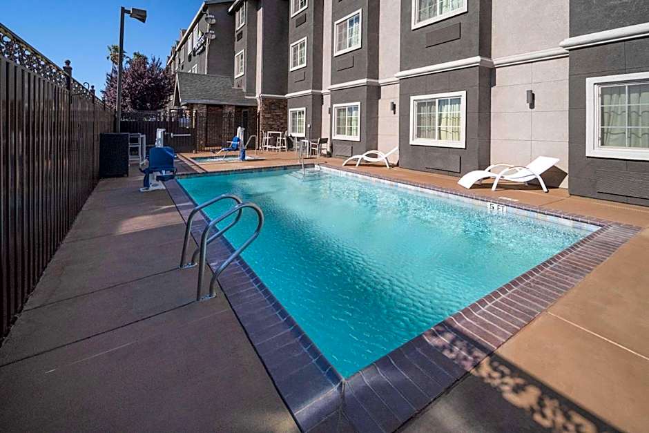 Microtel Inn & Suites By Wyndham Tracy