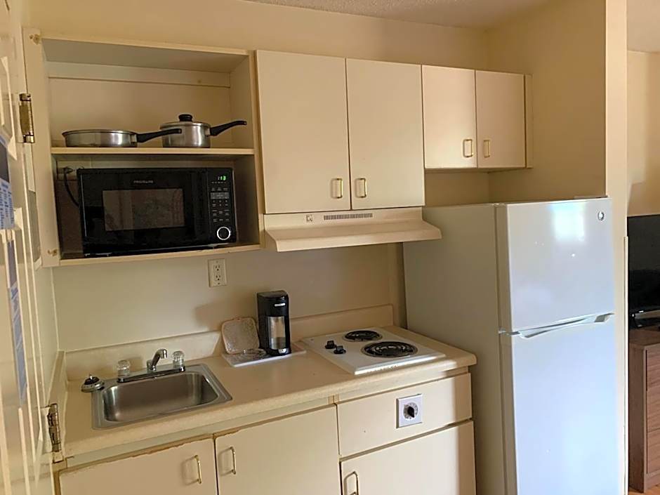 Studio 6 McAlester OK South